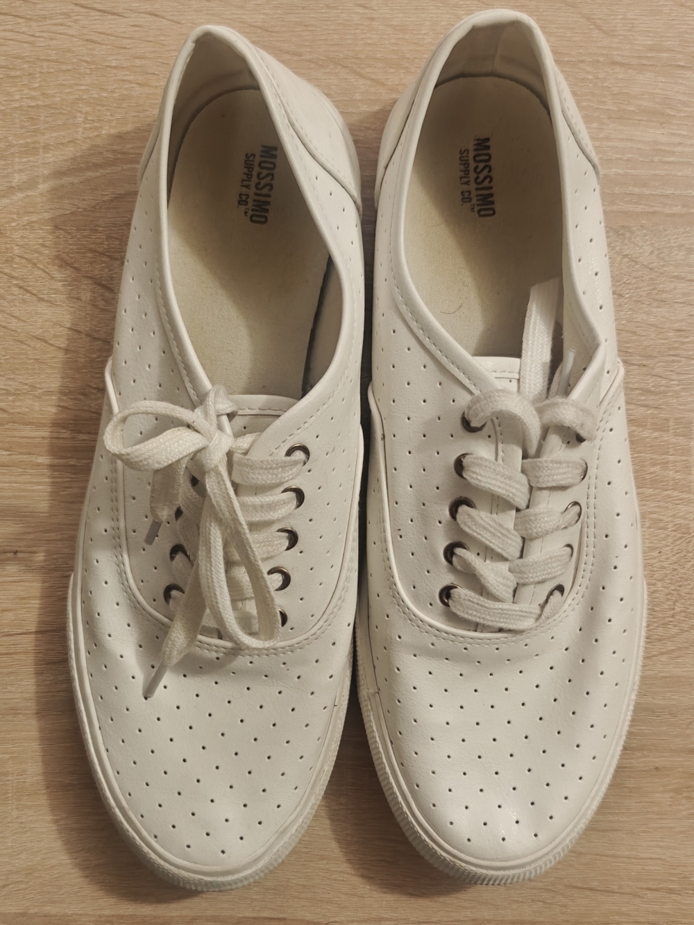 Mossimo Supply Co Women’s Size 11 White Faux Leather Casual Sneakers Lace Up
